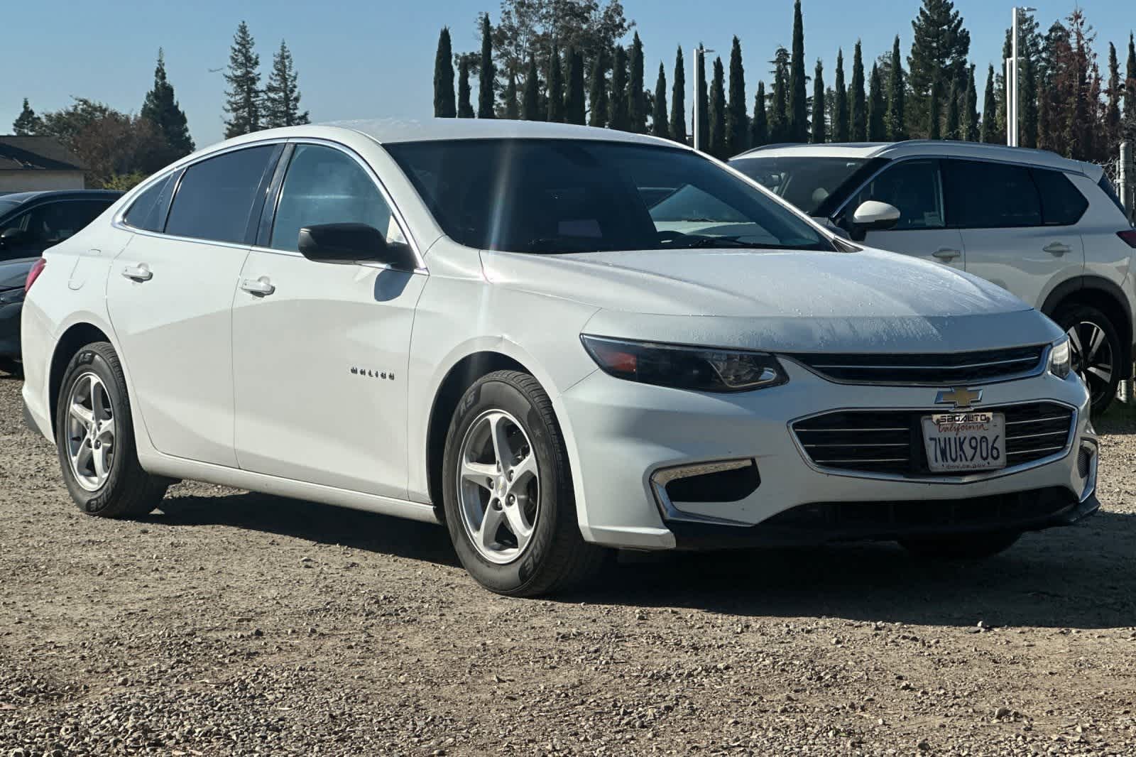 Thumbnail: 2017 Chevrolet Malibu - 10