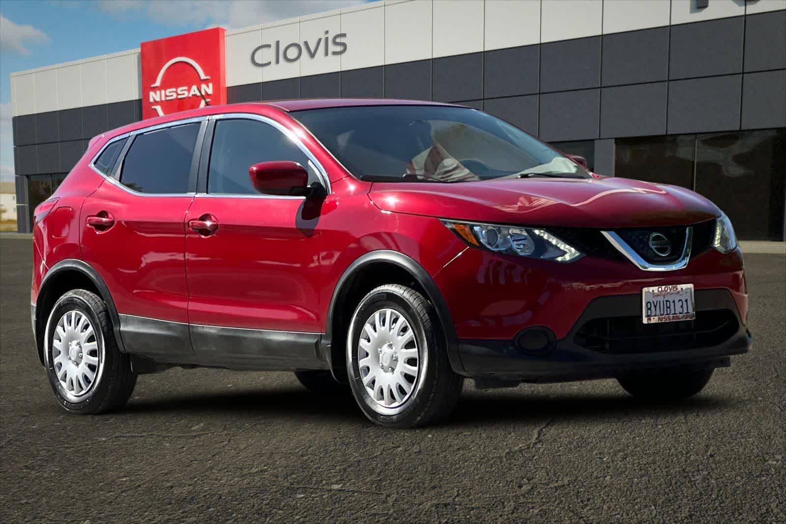 Thumbnail: 2018 Nissan Rogue Sport - 10