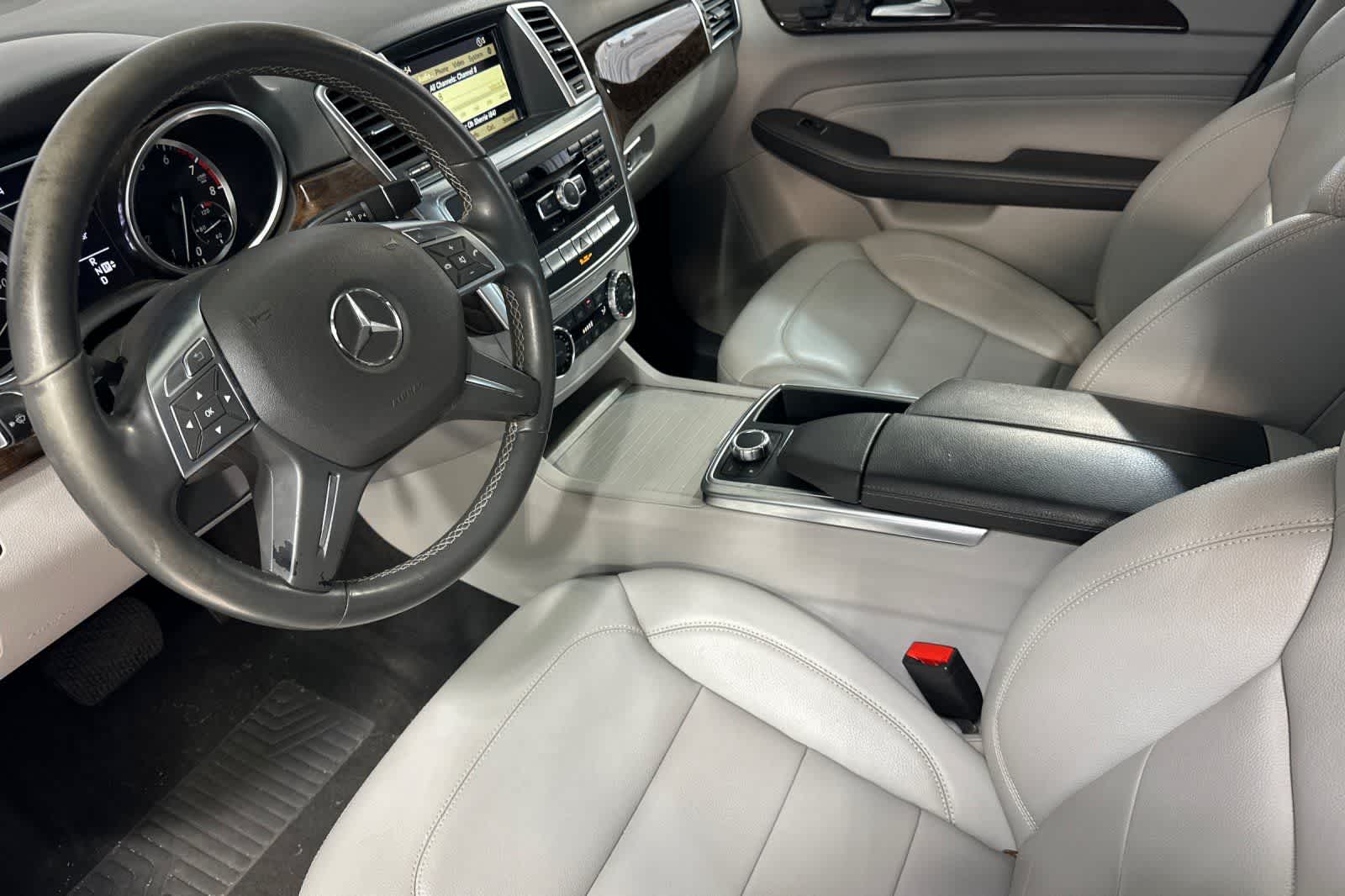 Thumbnail: 2012 Mercedes-Benz M-Class - 14