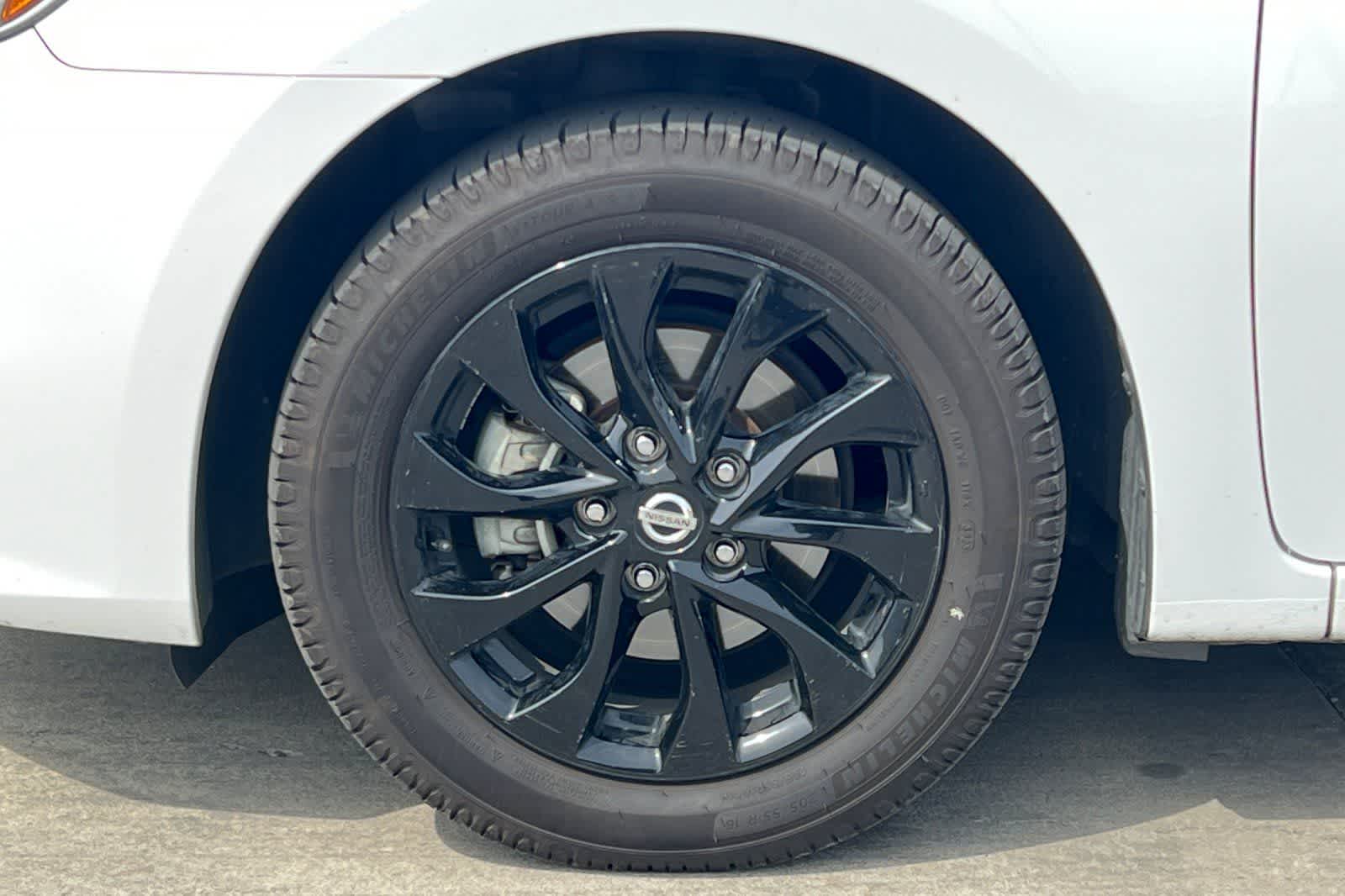 Thumbnail: 2018 Nissan Sentra - 12