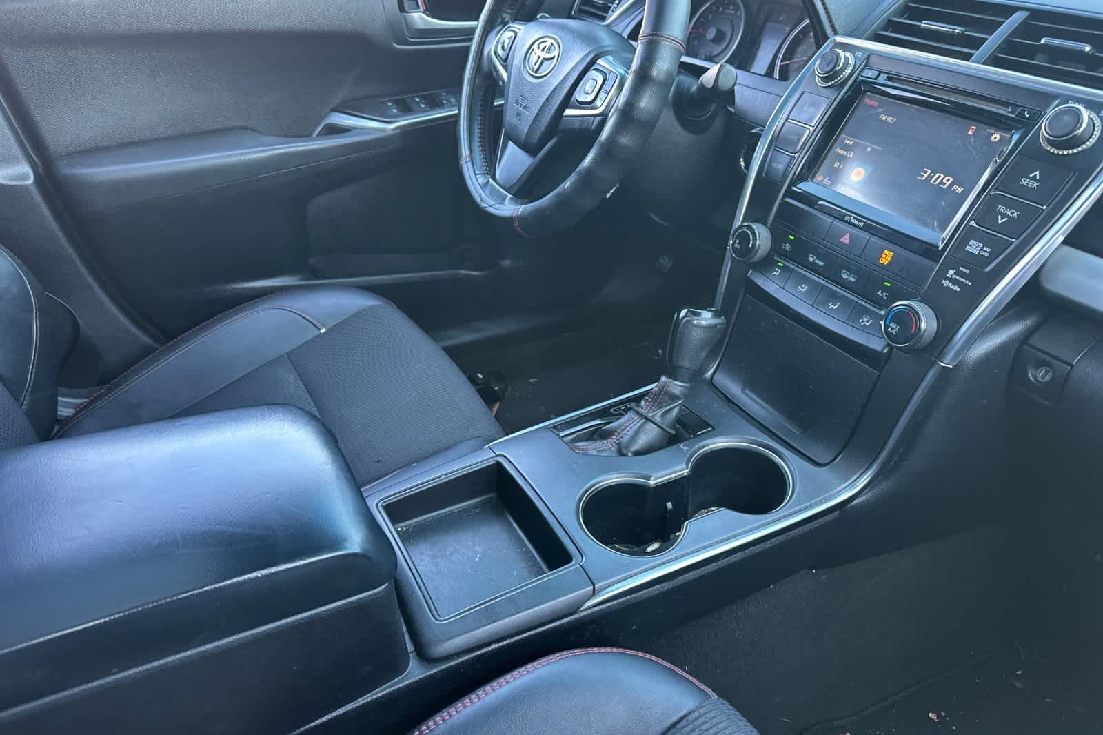 Thumbnail: 2016 Toyota Camry - 16