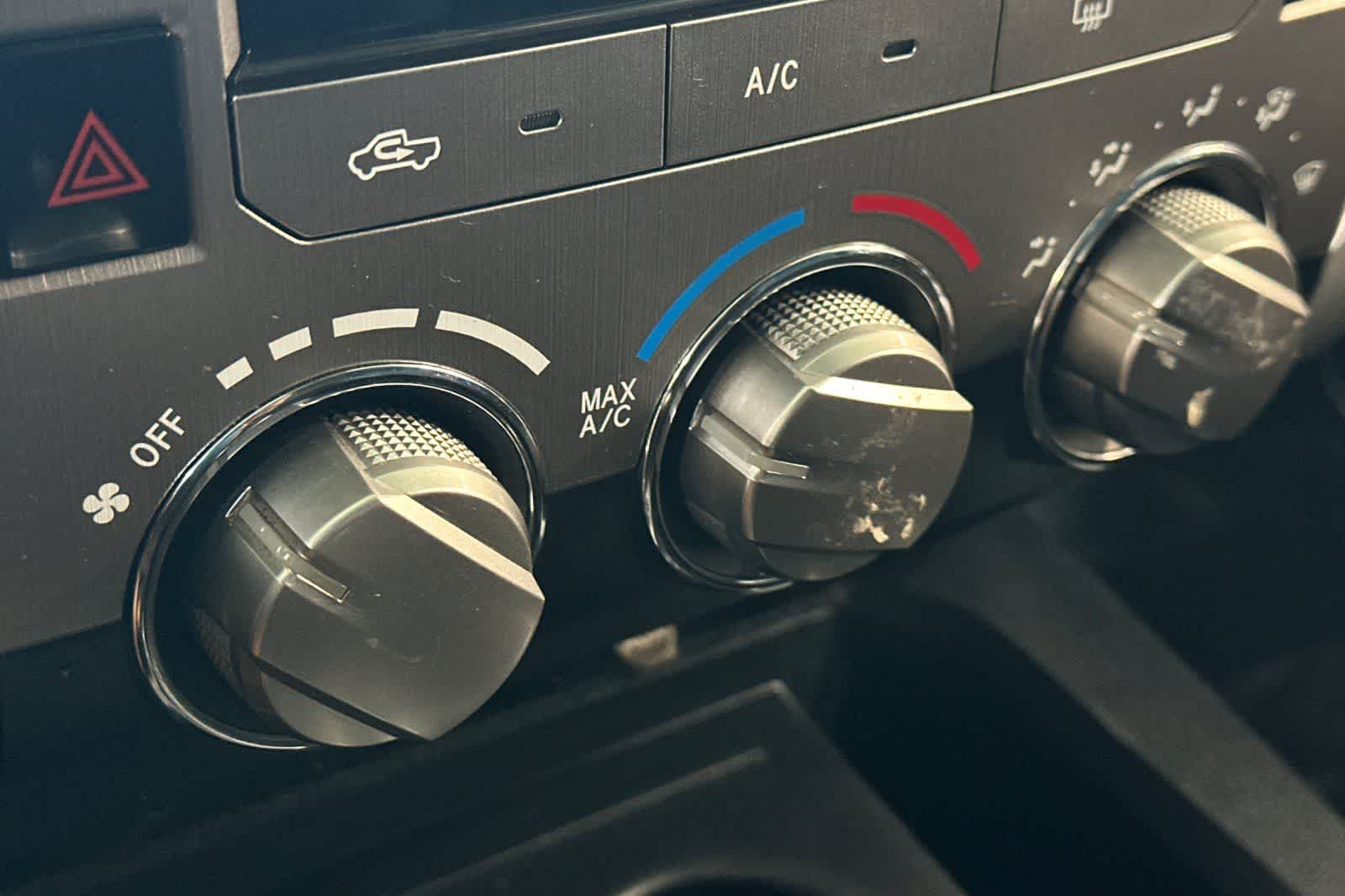 Thumbnail: 2014 Toyota Tundra - 24