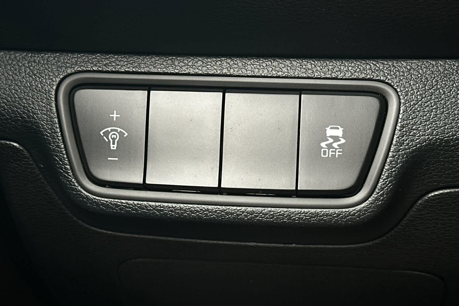 Thumbnail: 2024 Kia Forte - 30