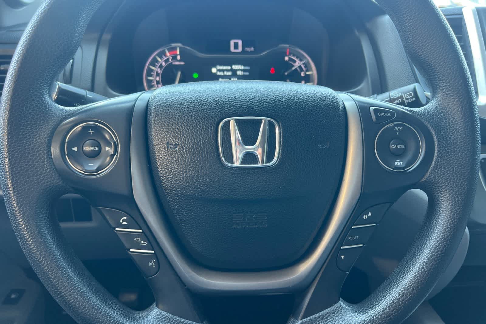 Thumbnail: 2017 Honda Pilot - 26