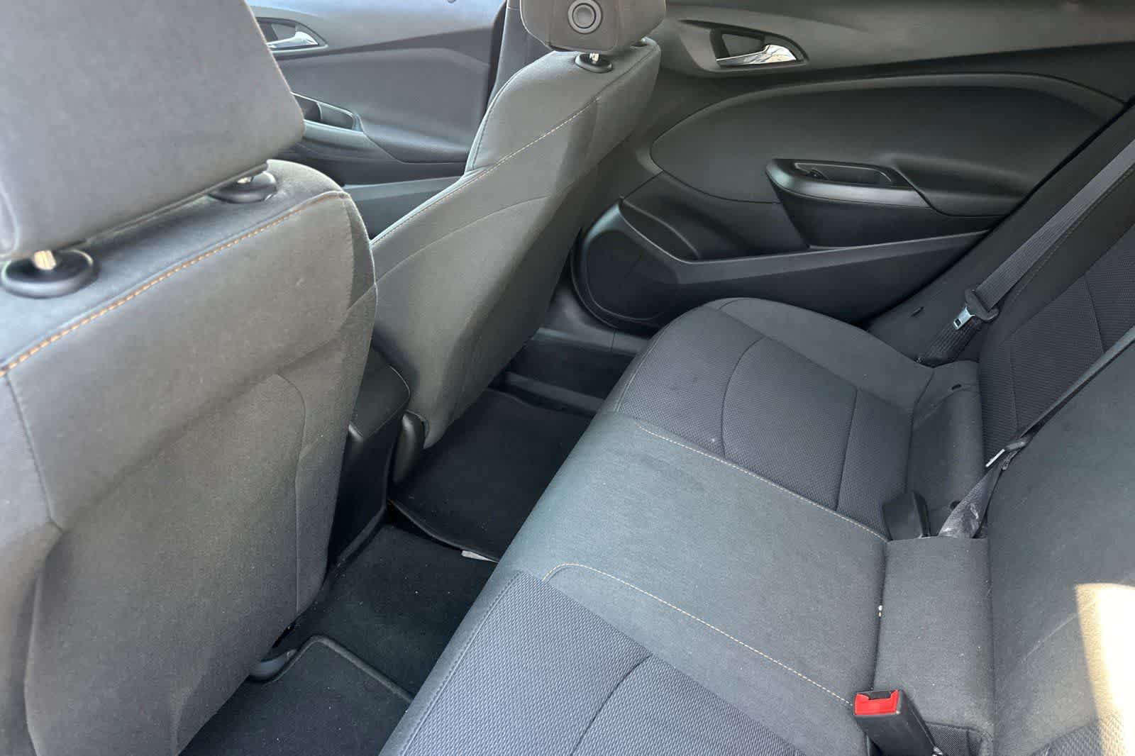 Thumbnail: 2017 Chevrolet Cruze - 5