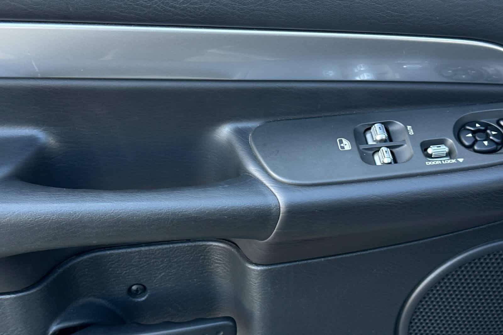 Thumbnail: 2004 Dodge Ram 1500 - 13