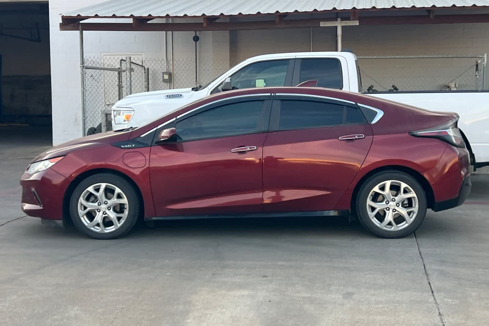 Thumbnail: 2016 Chevrolet Volt - 6