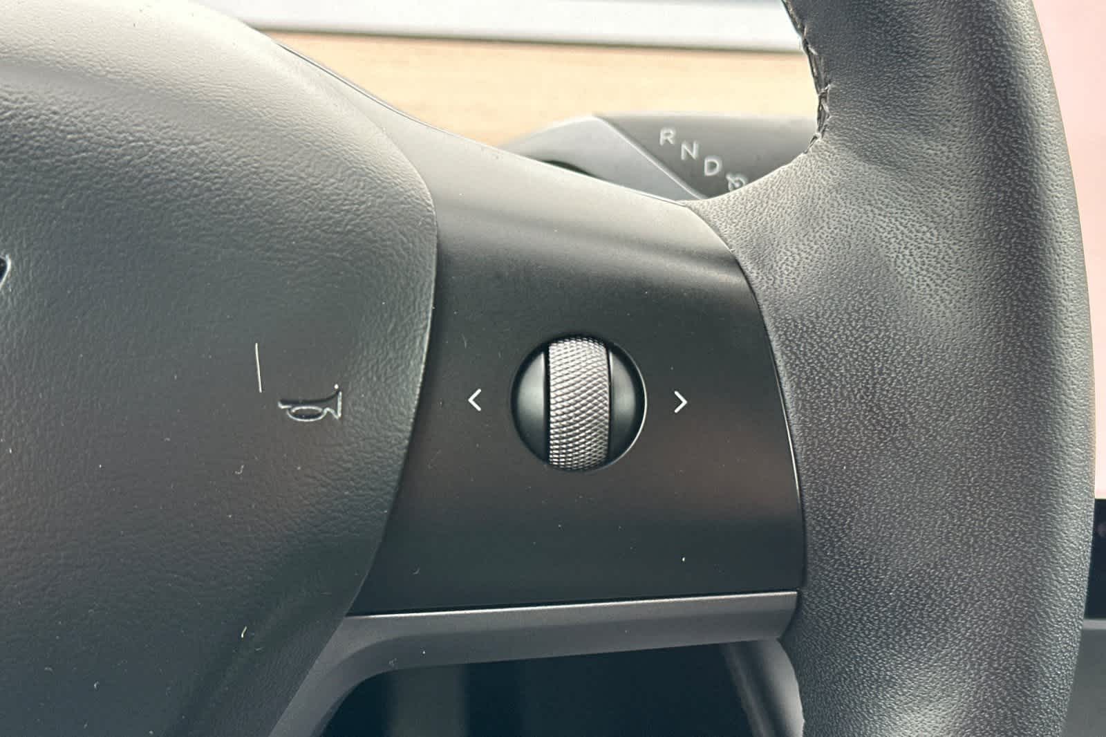 Thumbnail: 2023 Tesla Model 3 - 27