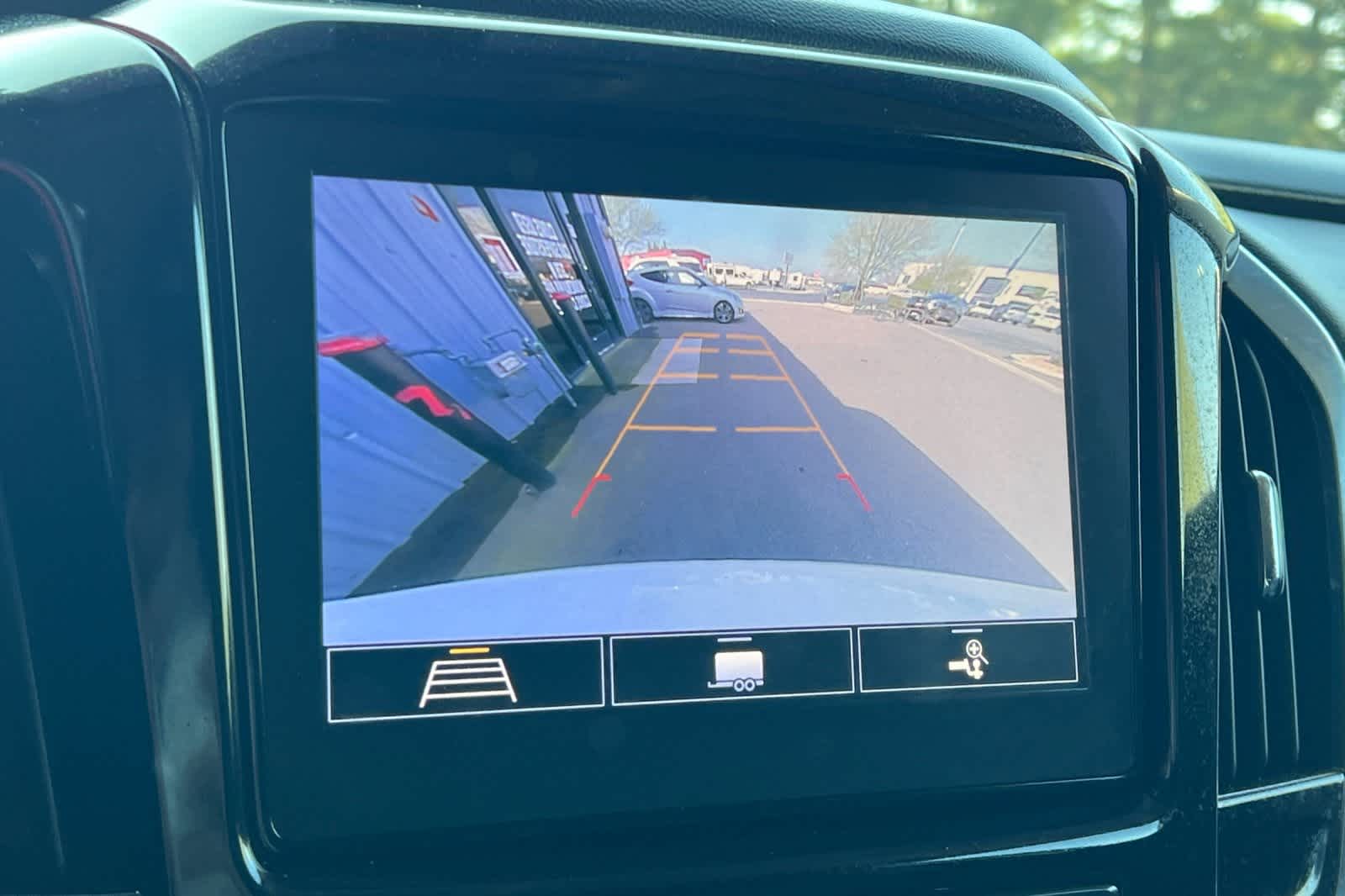 Thumbnail: 2020 Chevrolet Traverse - 24