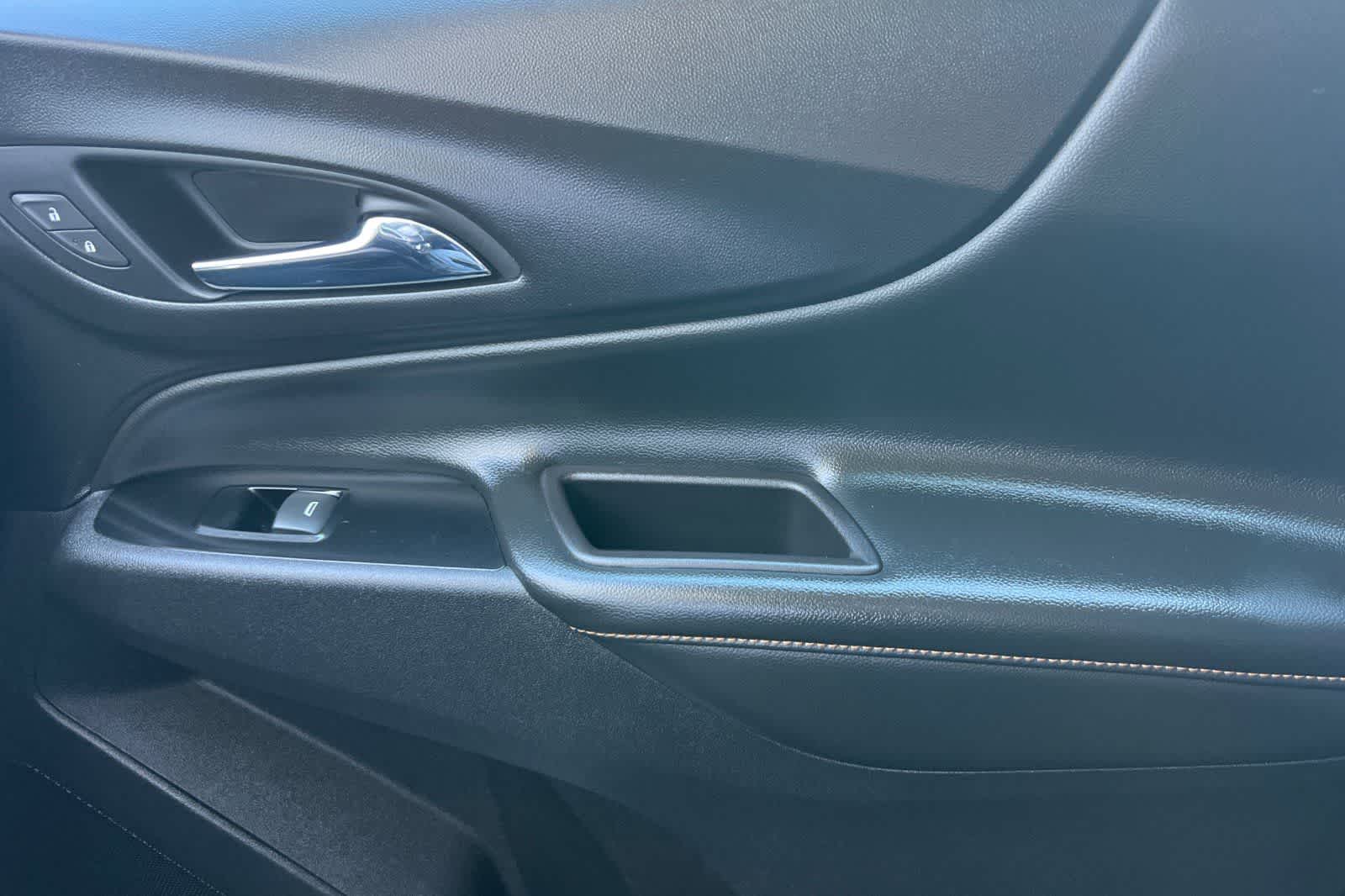 Thumbnail: 2022 Chevrolet Equinox - 21