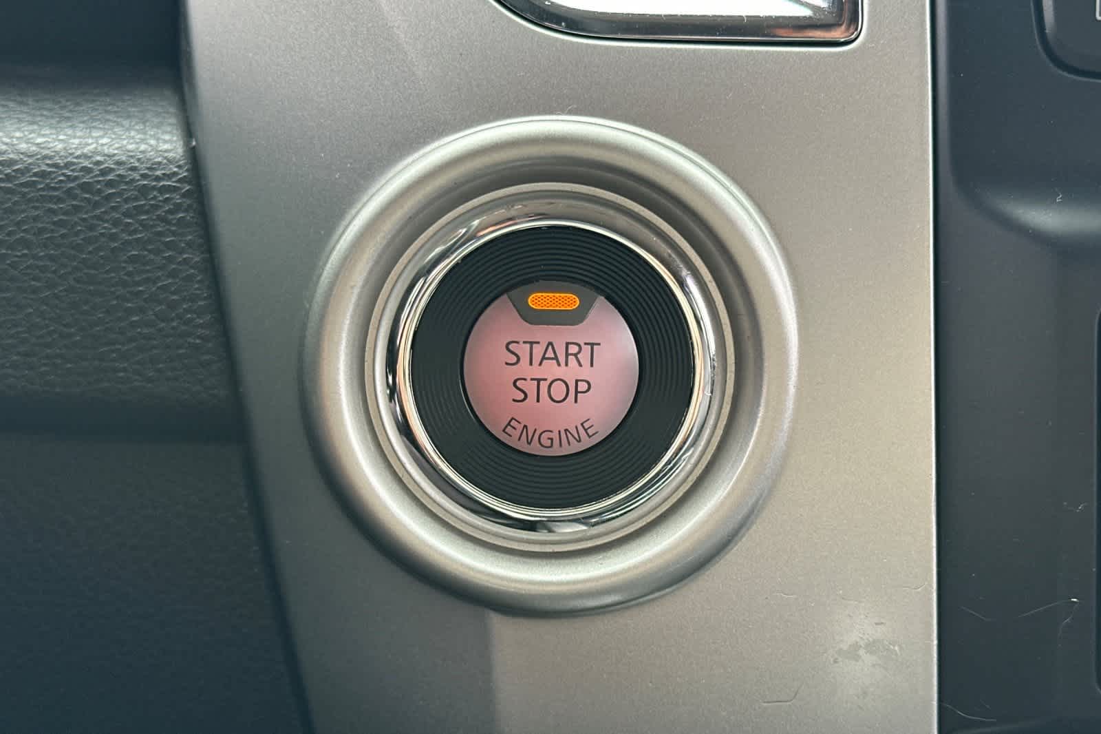 2017 Nissan Titan SL 25