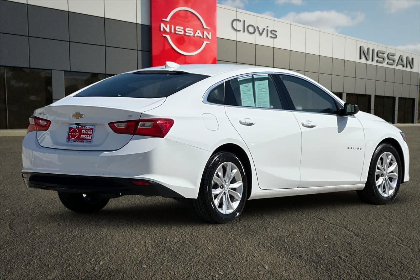 Thumbnail: 2023 Chevrolet Malibu - 3