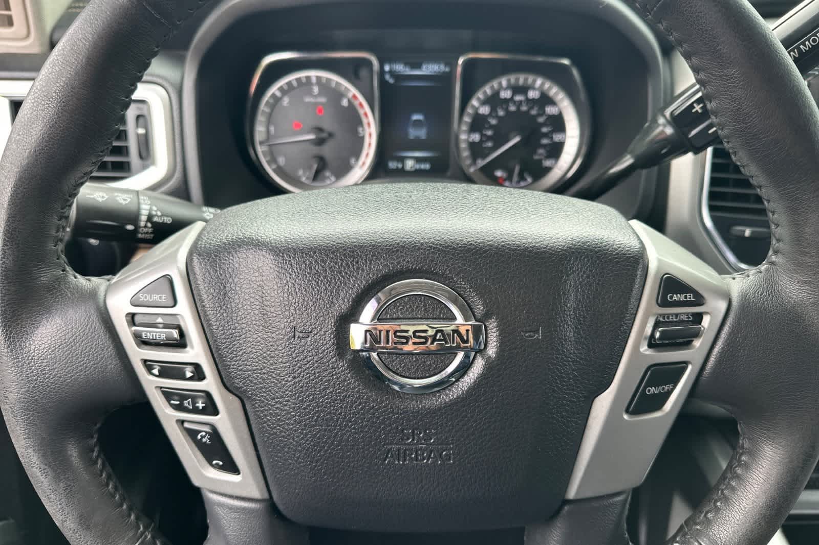 2017 Nissan Titan SL 26