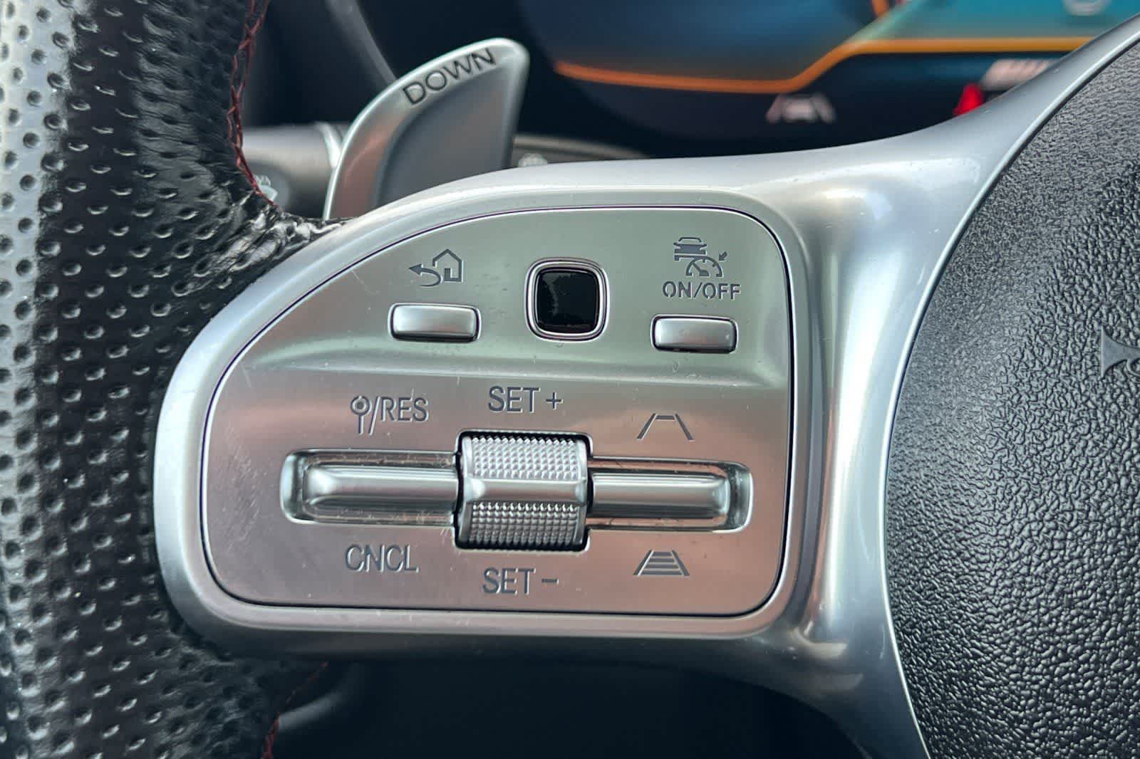 Thumbnail: 2022 Mercedes-Benz GLC - 32