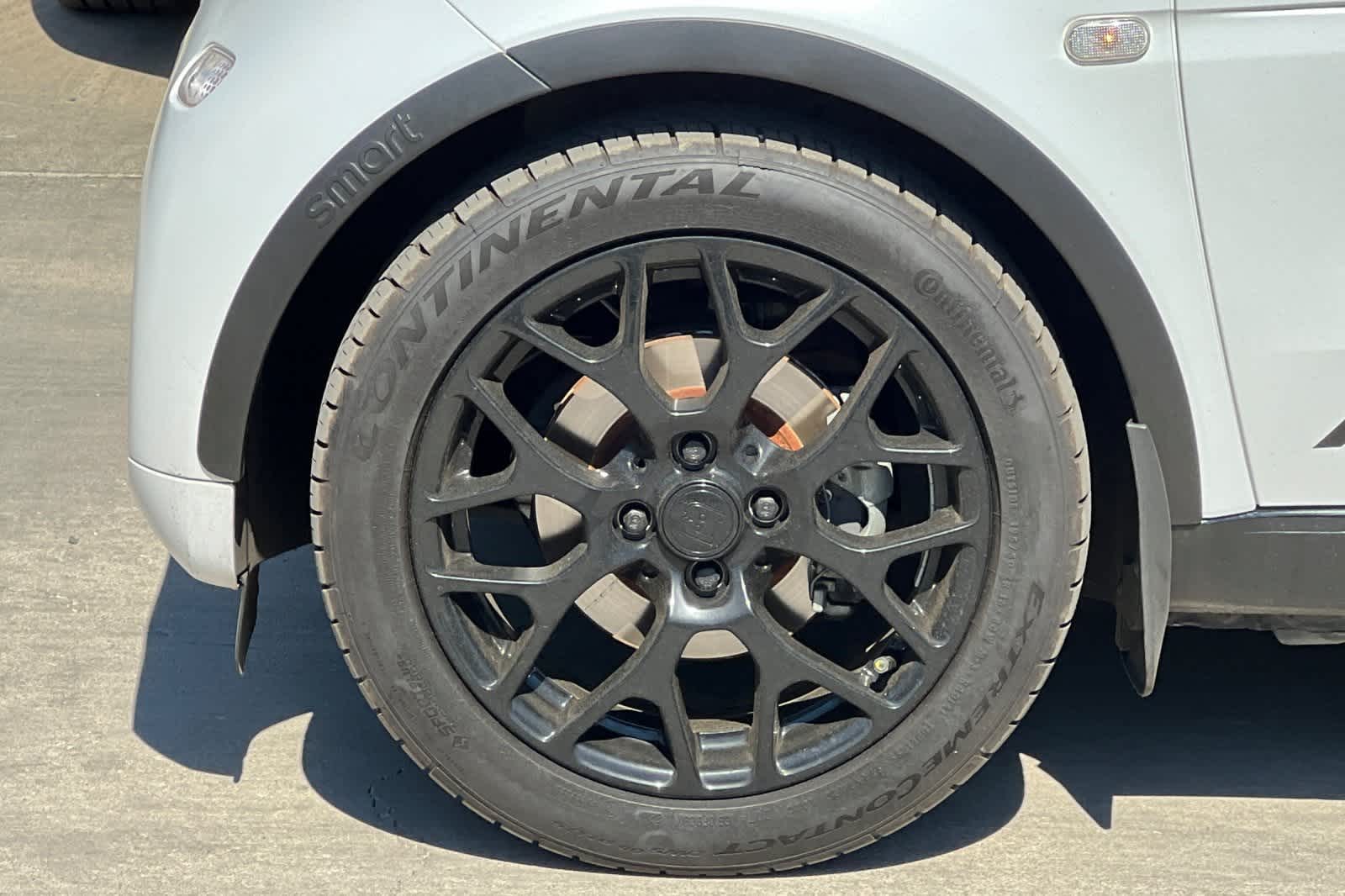Thumbnail: 2018 smart fortwo - 12