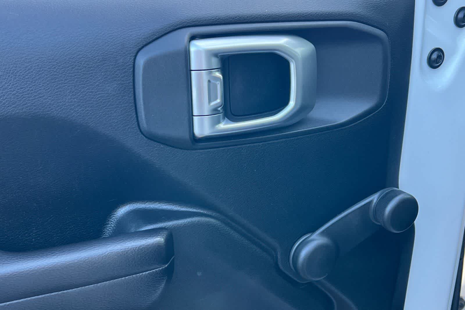 Thumbnail: 2018 Jeep Wrangler - 13