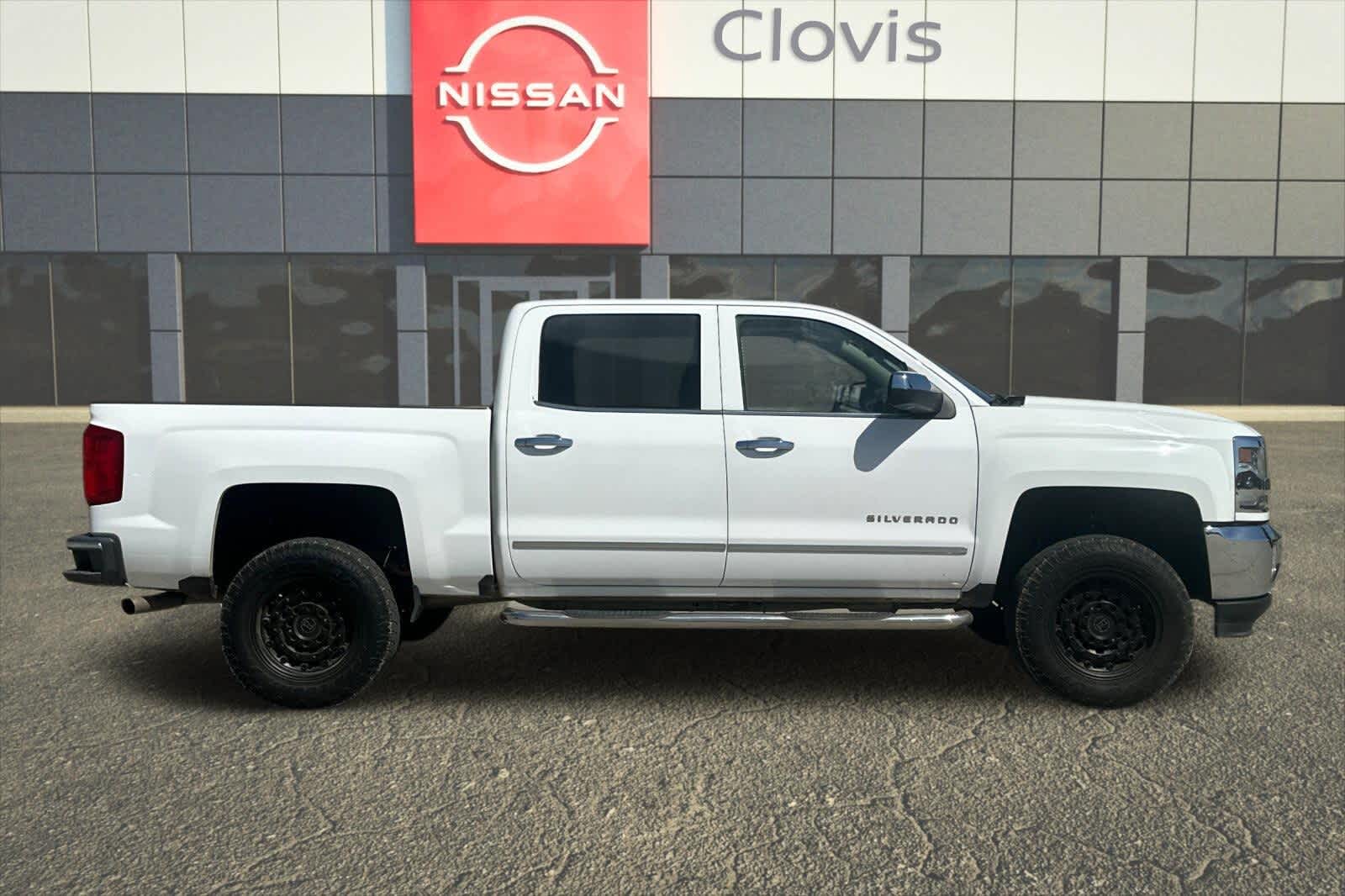 Thumbnail: 2017 Chevrolet Silverado 1500 - 9