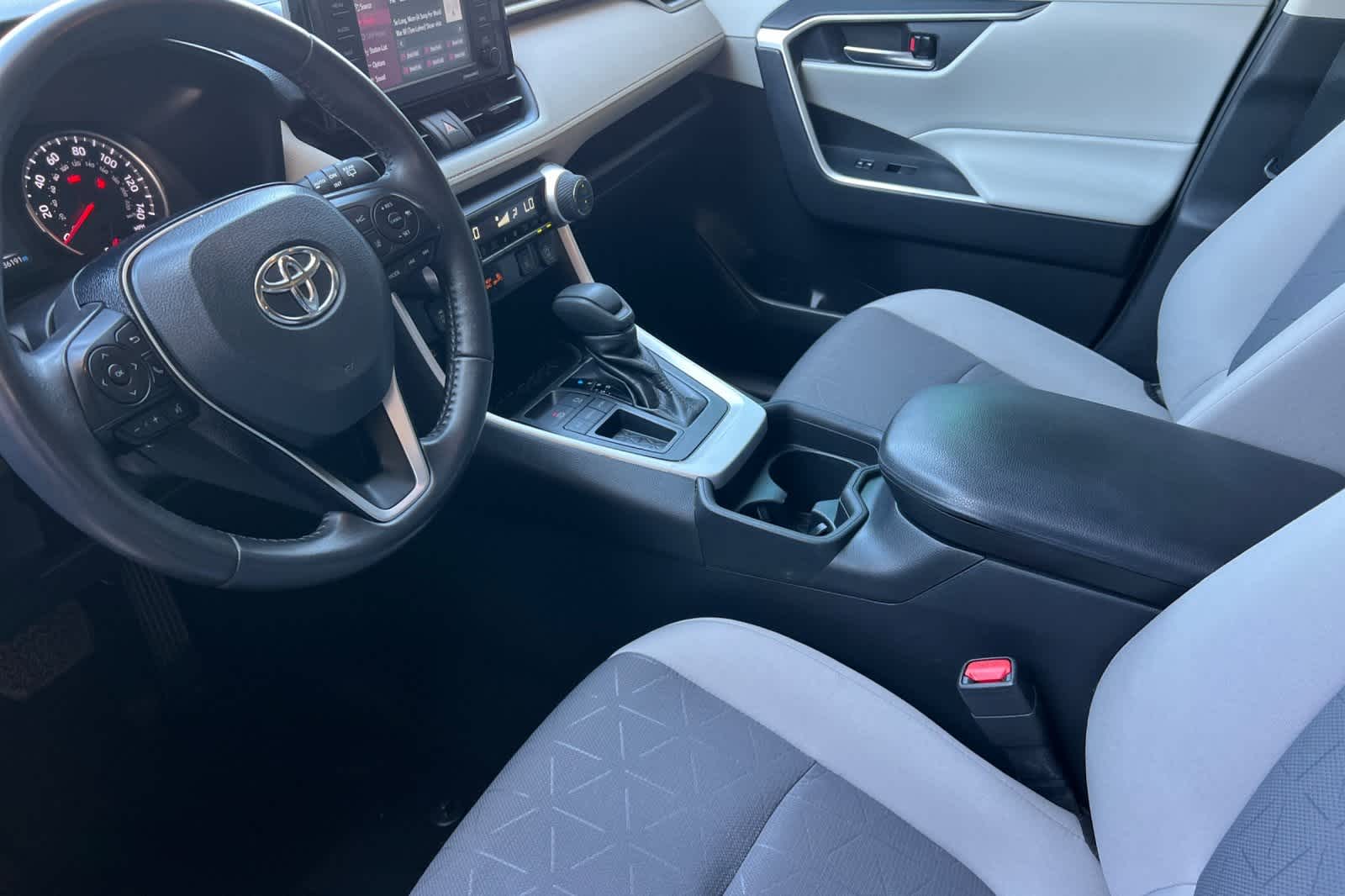 Thumbnail: 2021 Toyota RAV4 - 14