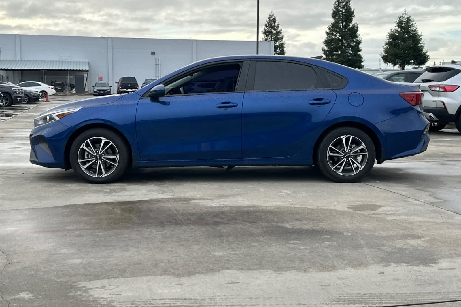 Thumbnail: 2023 Kia Forte - 6