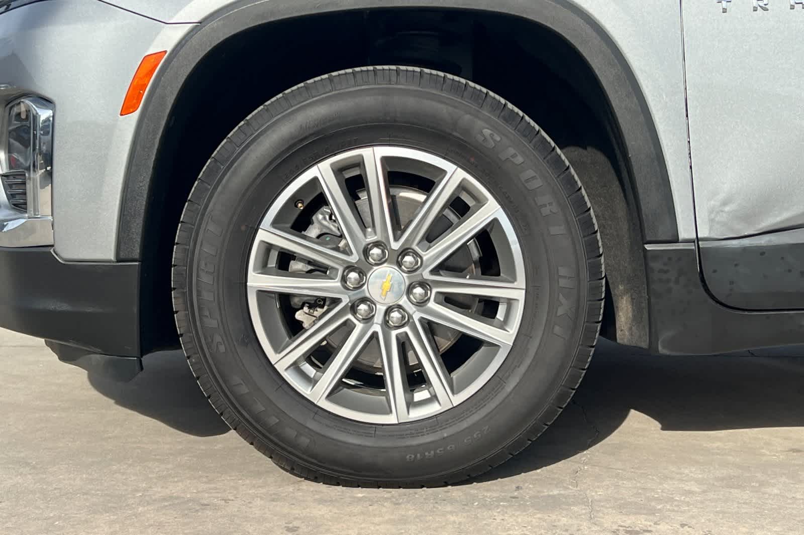 Thumbnail: 2023 Chevrolet Traverse - 29