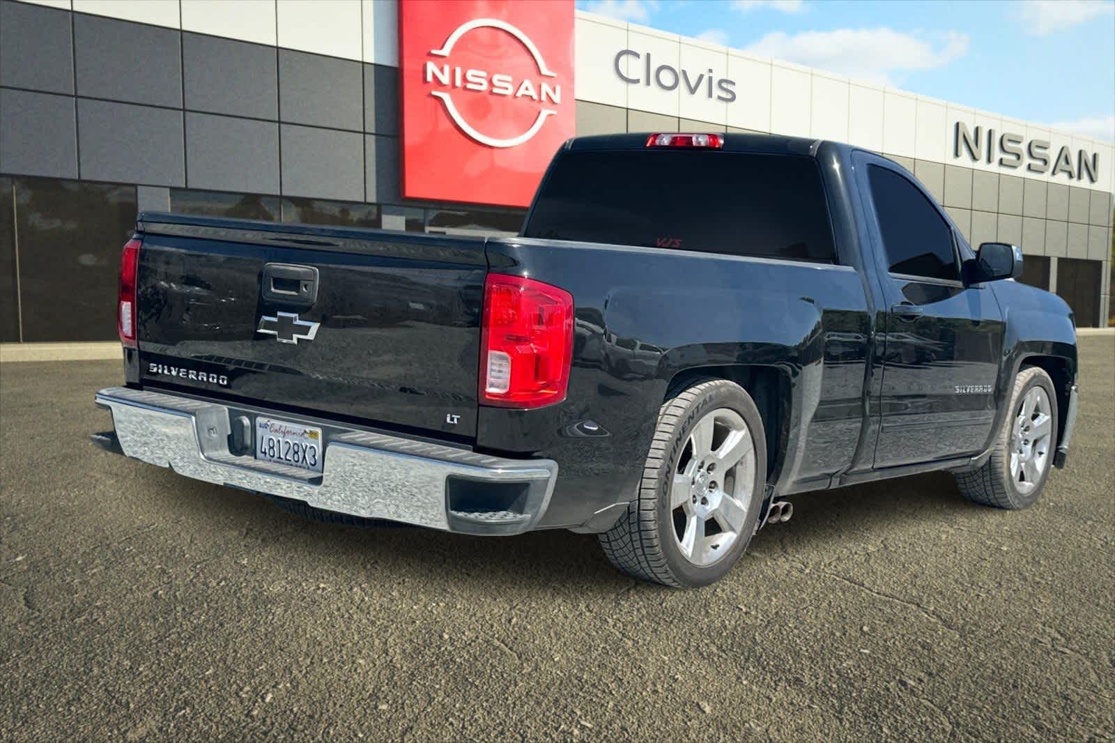 Thumbnail: 2017 Chevrolet Silverado 1500 - 3