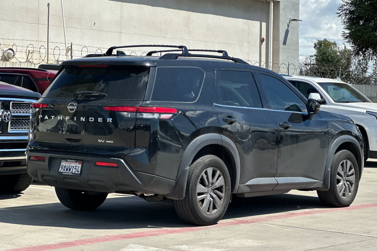 Thumbnail: 2022 Nissan Pathfinder - 3