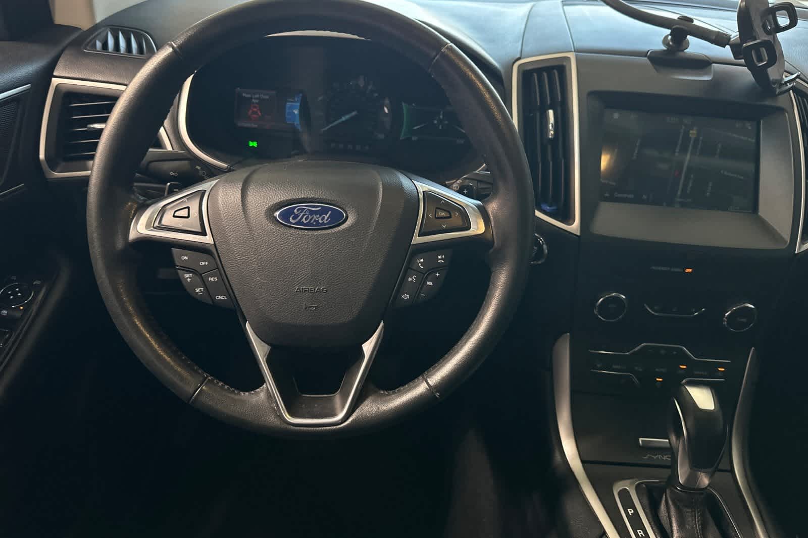 Thumbnail: 2016 Ford Edge - 17