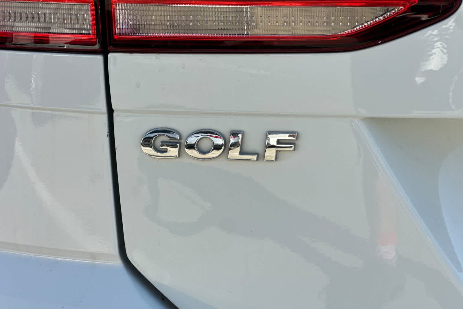 Thumbnail: 2019 Volkswagen e-Golf - 17
