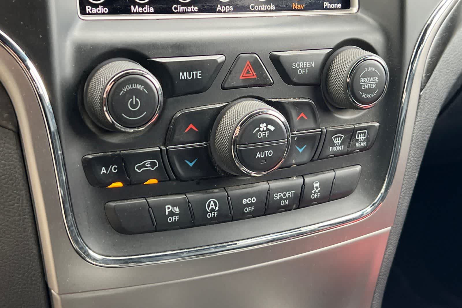 Thumbnail: 2018 Jeep Grand Cherokee - 23