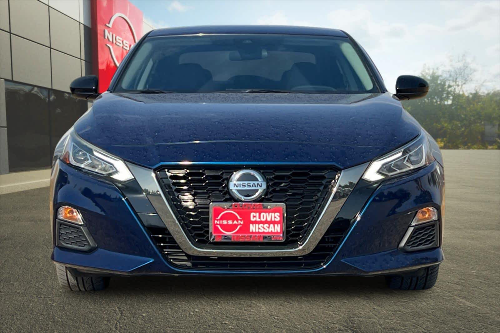 Thumbnail: 2020 Nissan Altima - 11