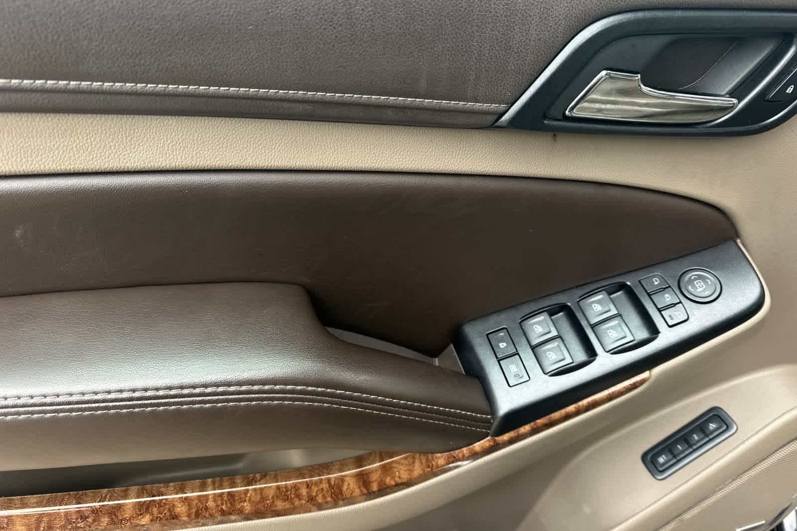 Thumbnail: 2016 Chevrolet Suburban - 13