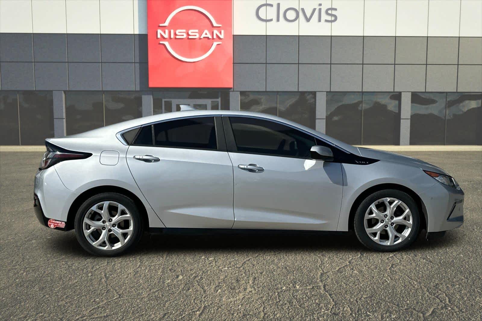 Thumbnail: 2018 Chevrolet Volt - 9