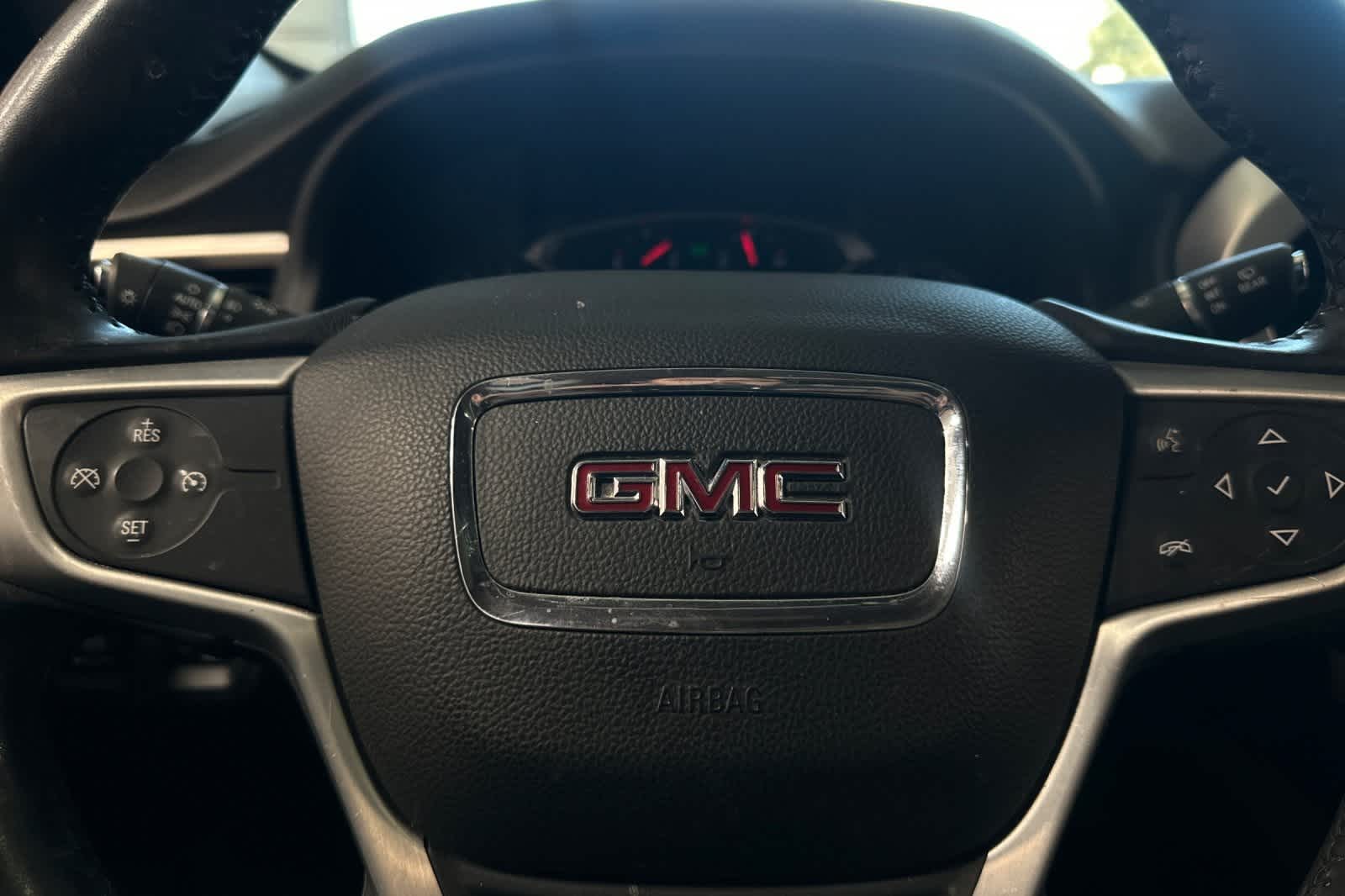 Thumbnail: 2020 GMC Acadia - 26