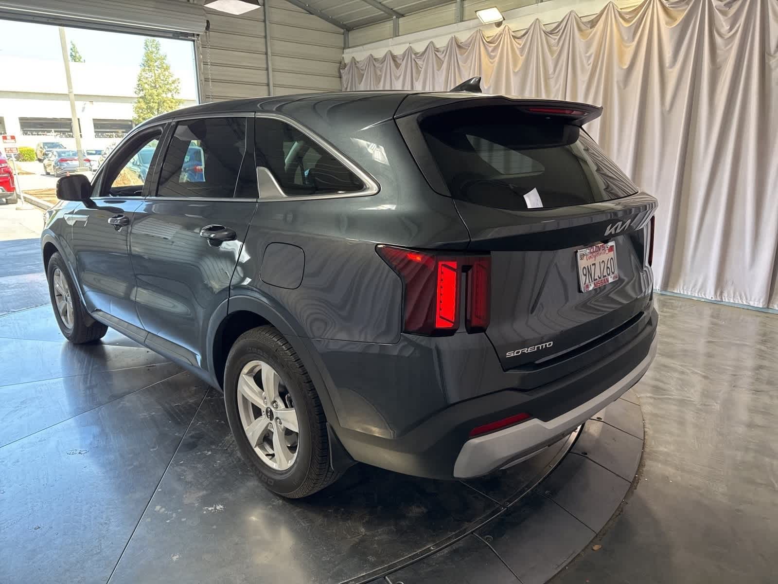 Thumbnail: 2024 Kia Sorento - 7