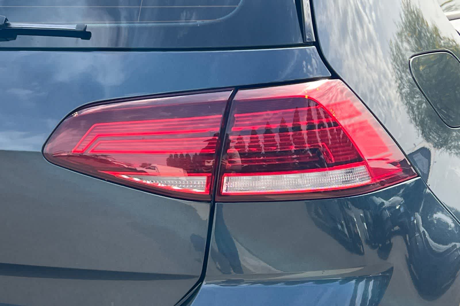 Thumbnail: 2021 Volkswagen Golf - 35