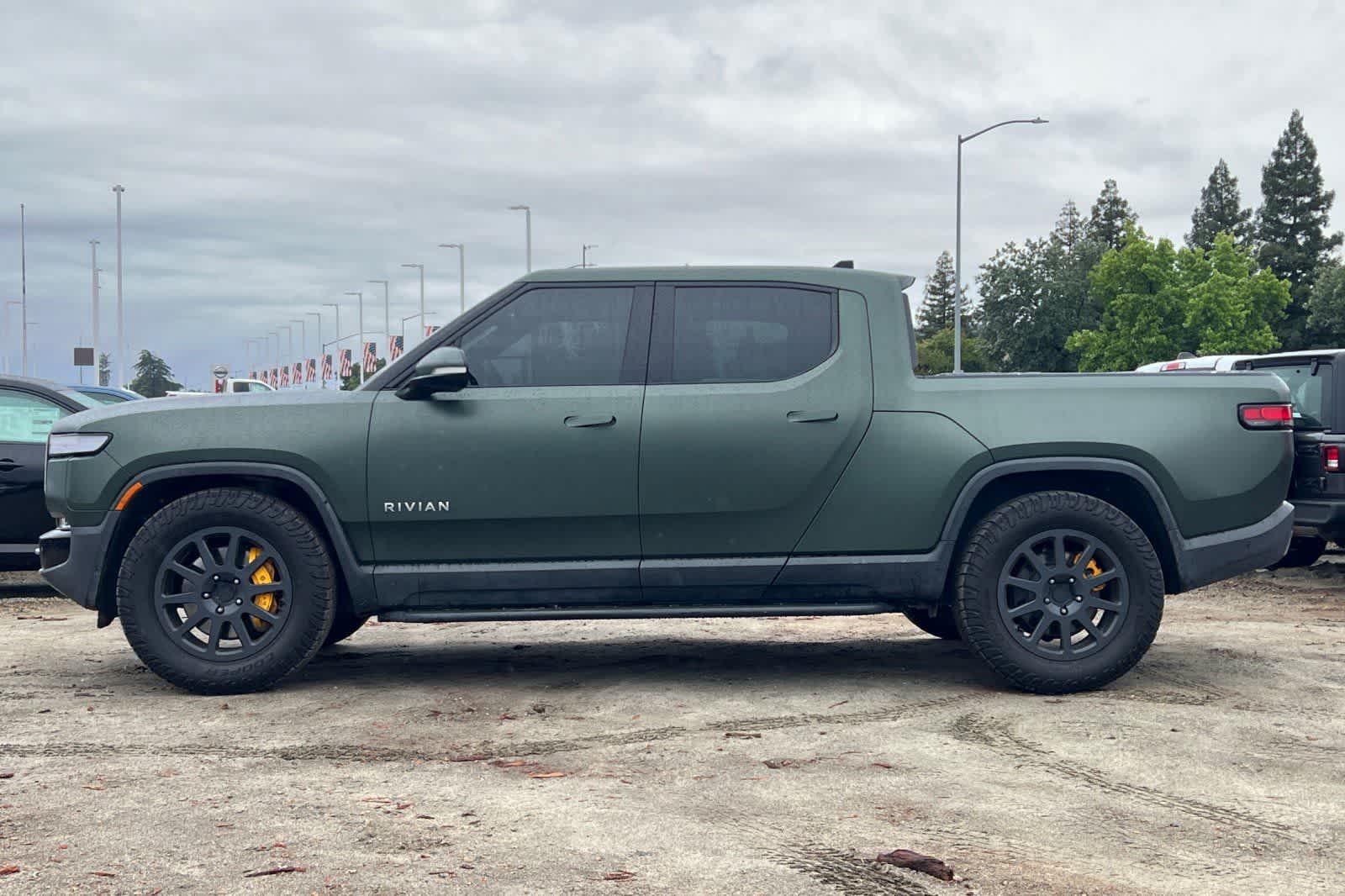 Thumbnail: 2022 Rivian R1T - 6