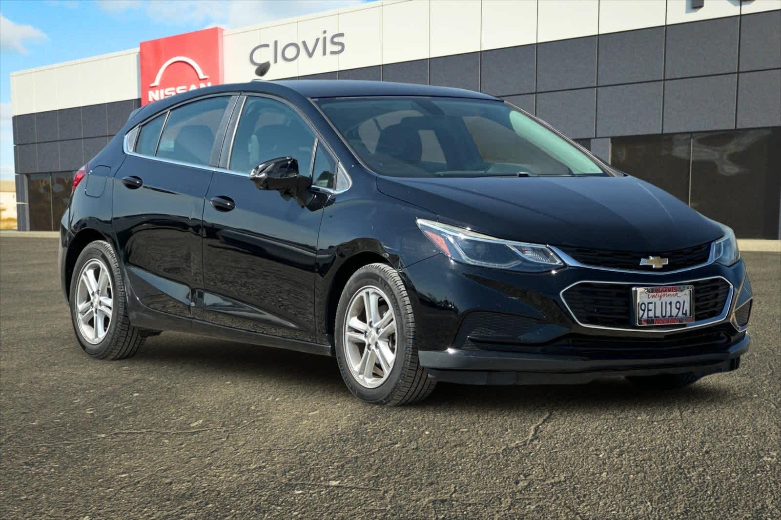 Thumbnail: 2017 Chevrolet Cruze - 10