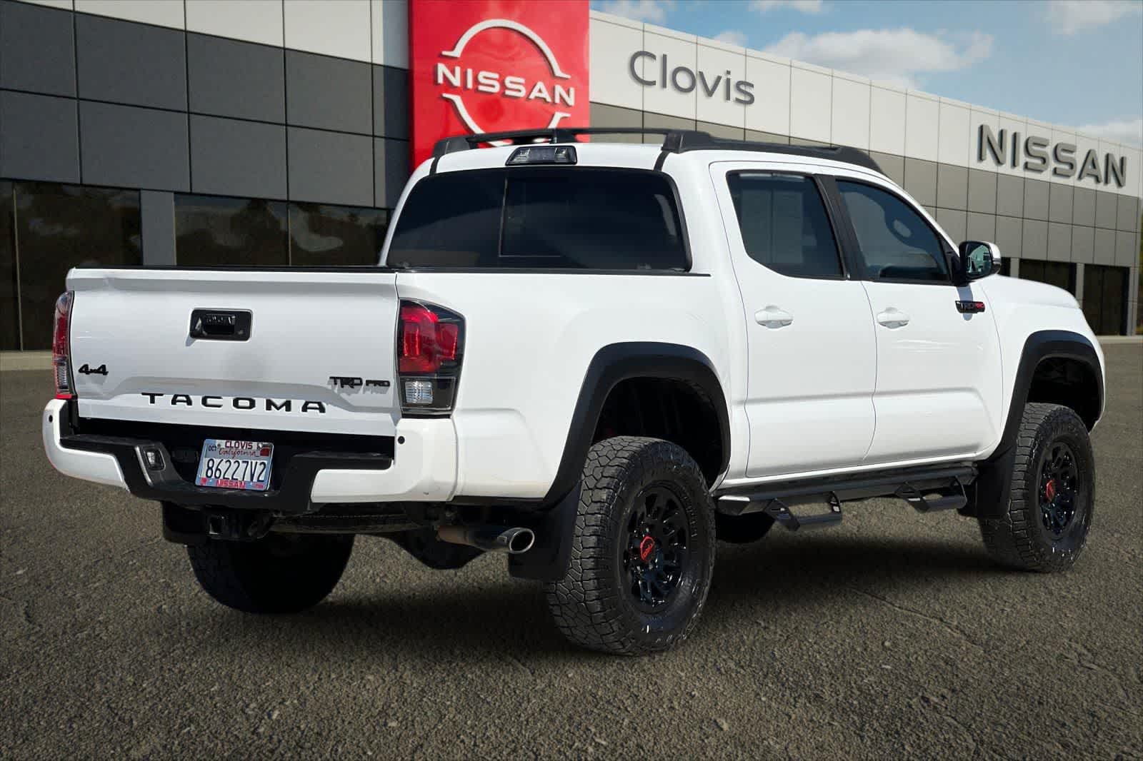 Thumbnail: 2019 Toyota Tacoma - 3