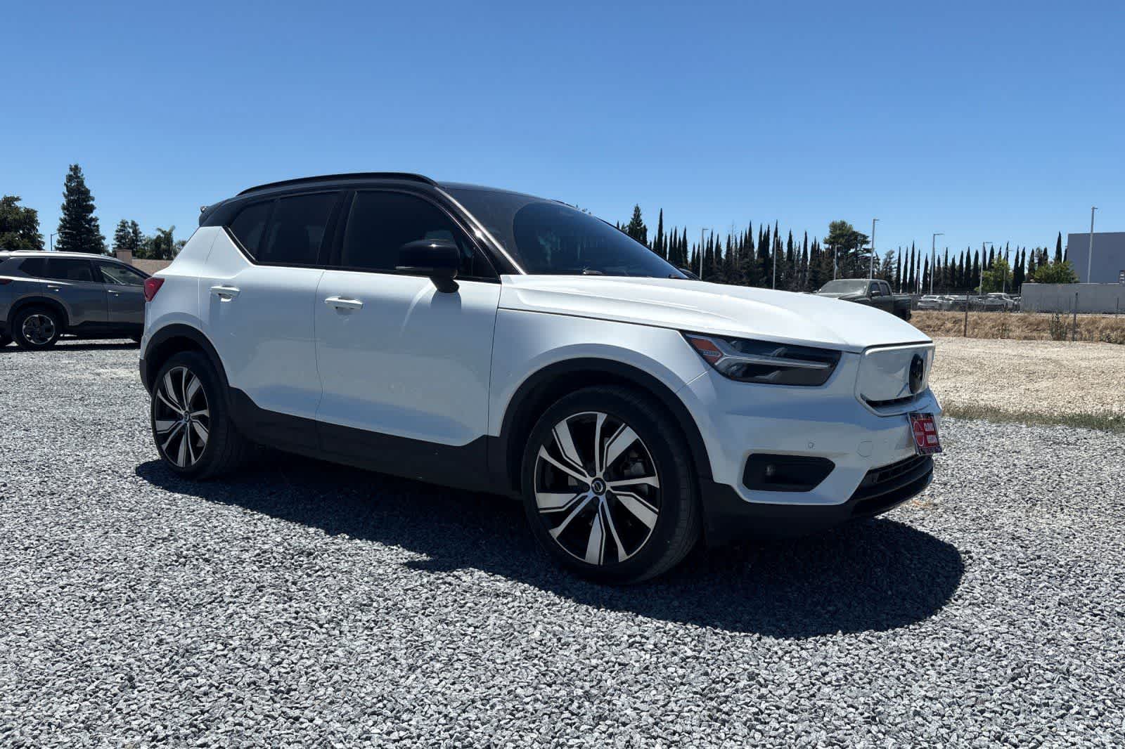 Thumbnail: 2021 Volvo XC40 - 10