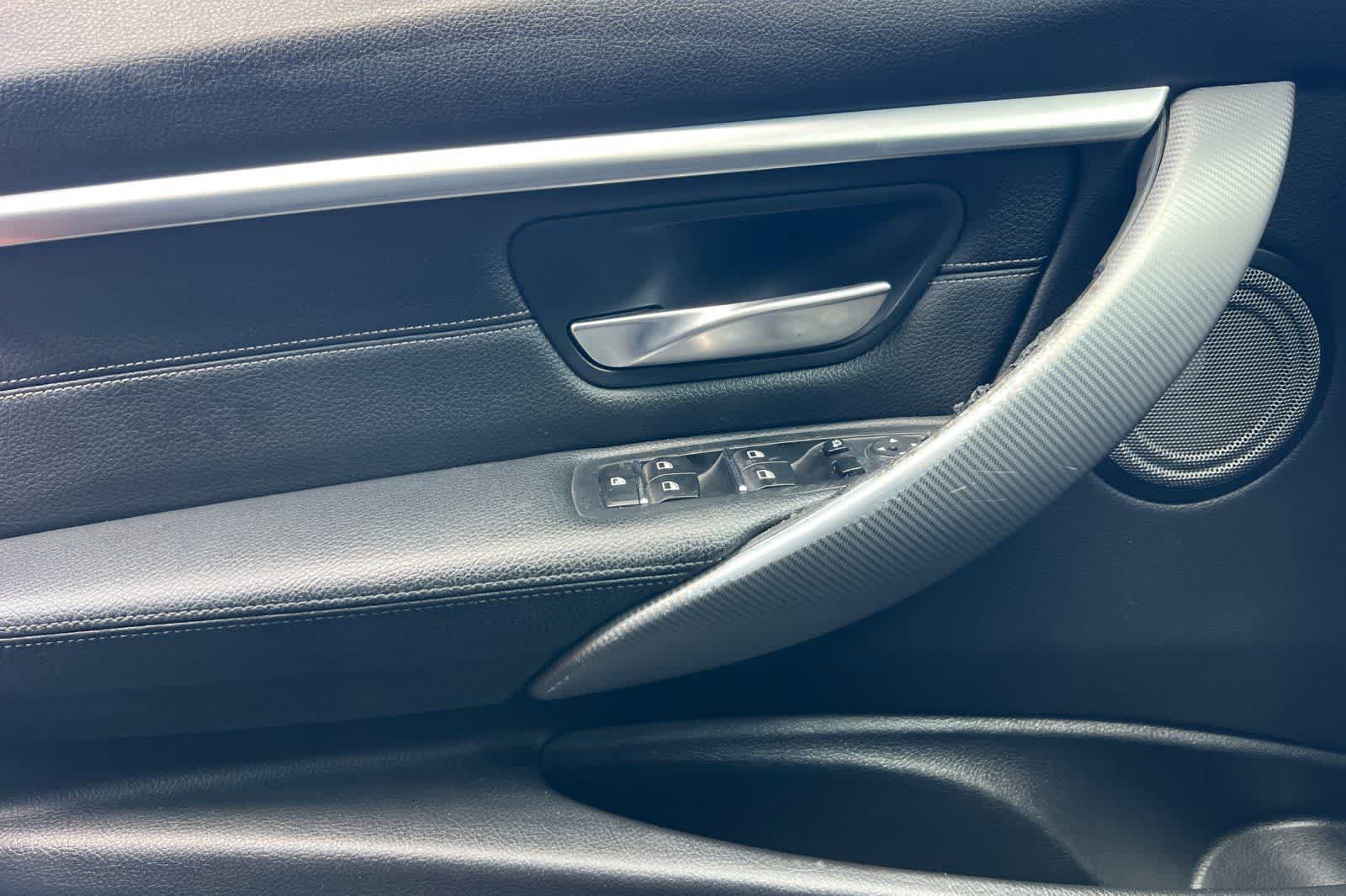 Thumbnail: 2018 BMW 3 Series - 15