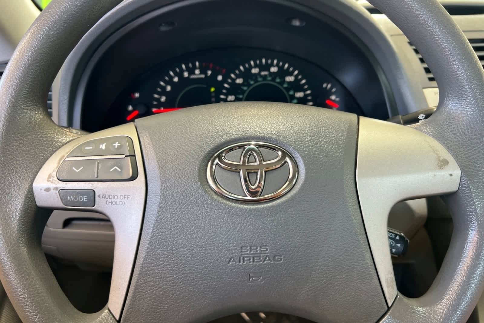 2009 Toyota Camry LE 23