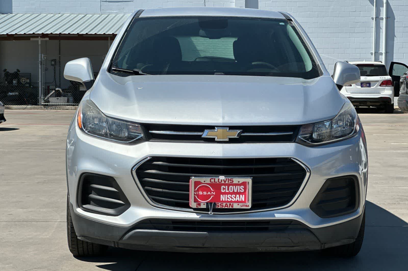 Thumbnail: 2017 Chevrolet Trax - 11