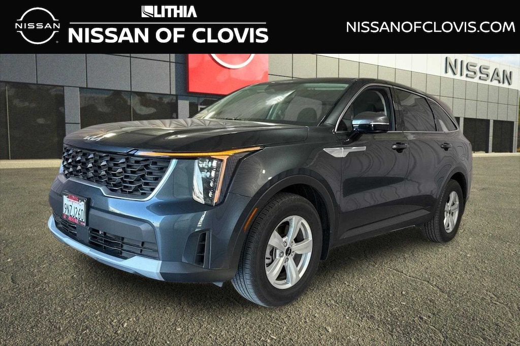 Used 2024 Kia Sorento LX SUV