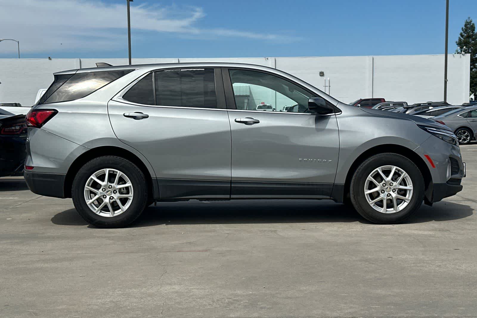 Thumbnail: 2023 Chevrolet Equinox - 9