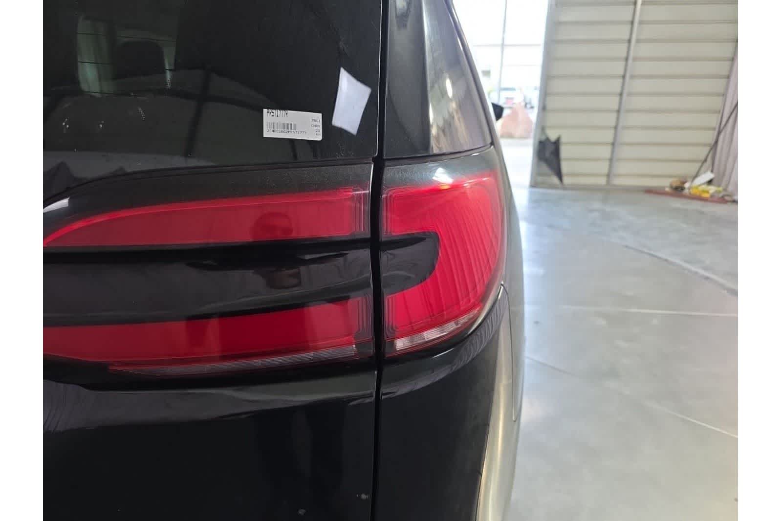 Thumbnail: 2023 Chrysler Pacifica - 10