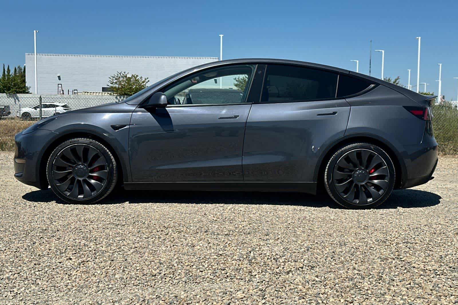 Thumbnail: 2022 Tesla Model Y - 6