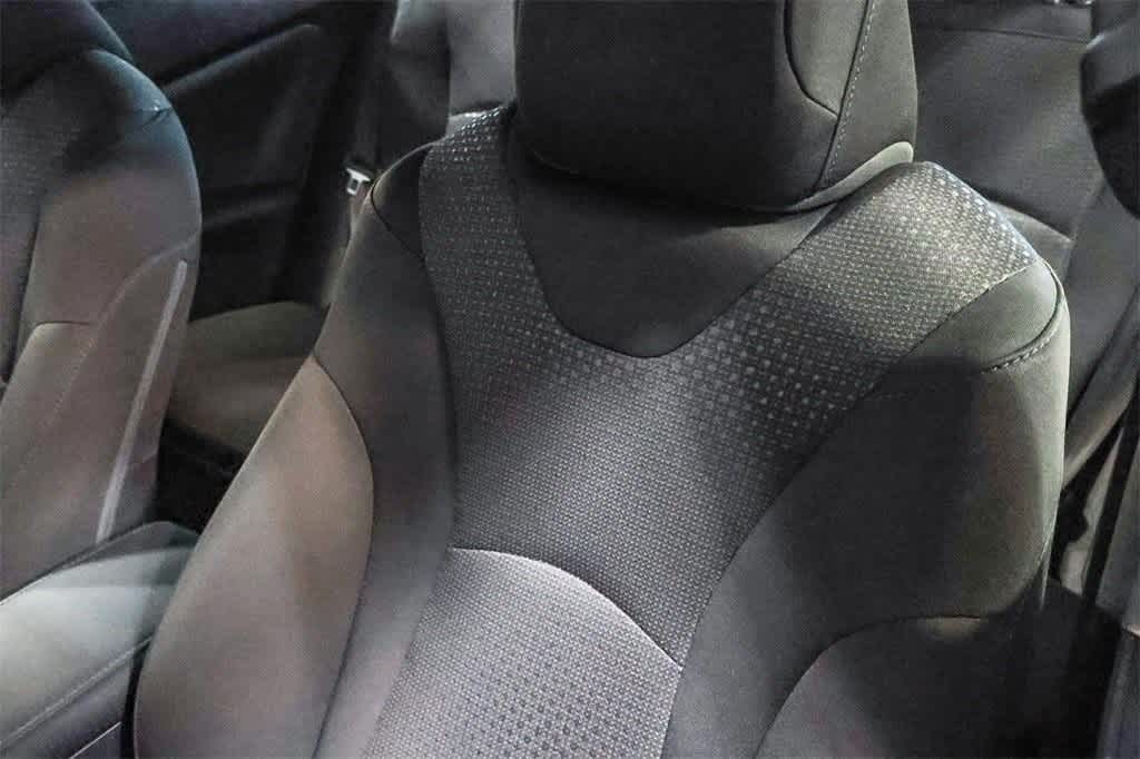 2022 Toyota Prius L Eco 23