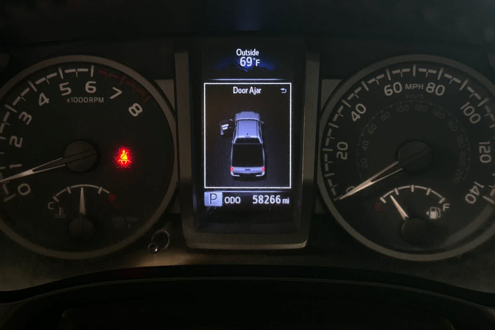 Thumbnail: 2020 Toyota Tacoma - 32