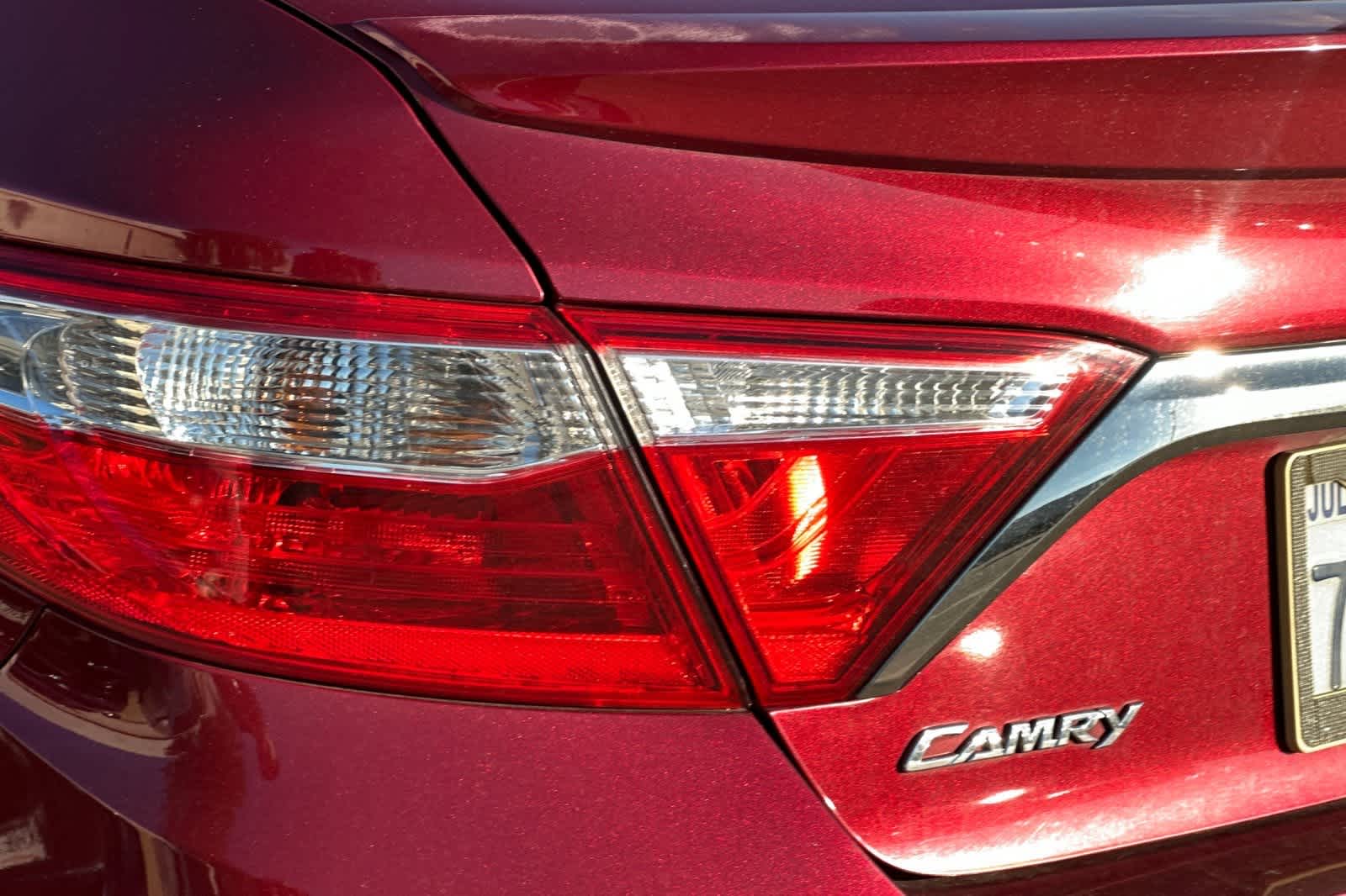 Thumbnail: 2016 Toyota Camry - 15