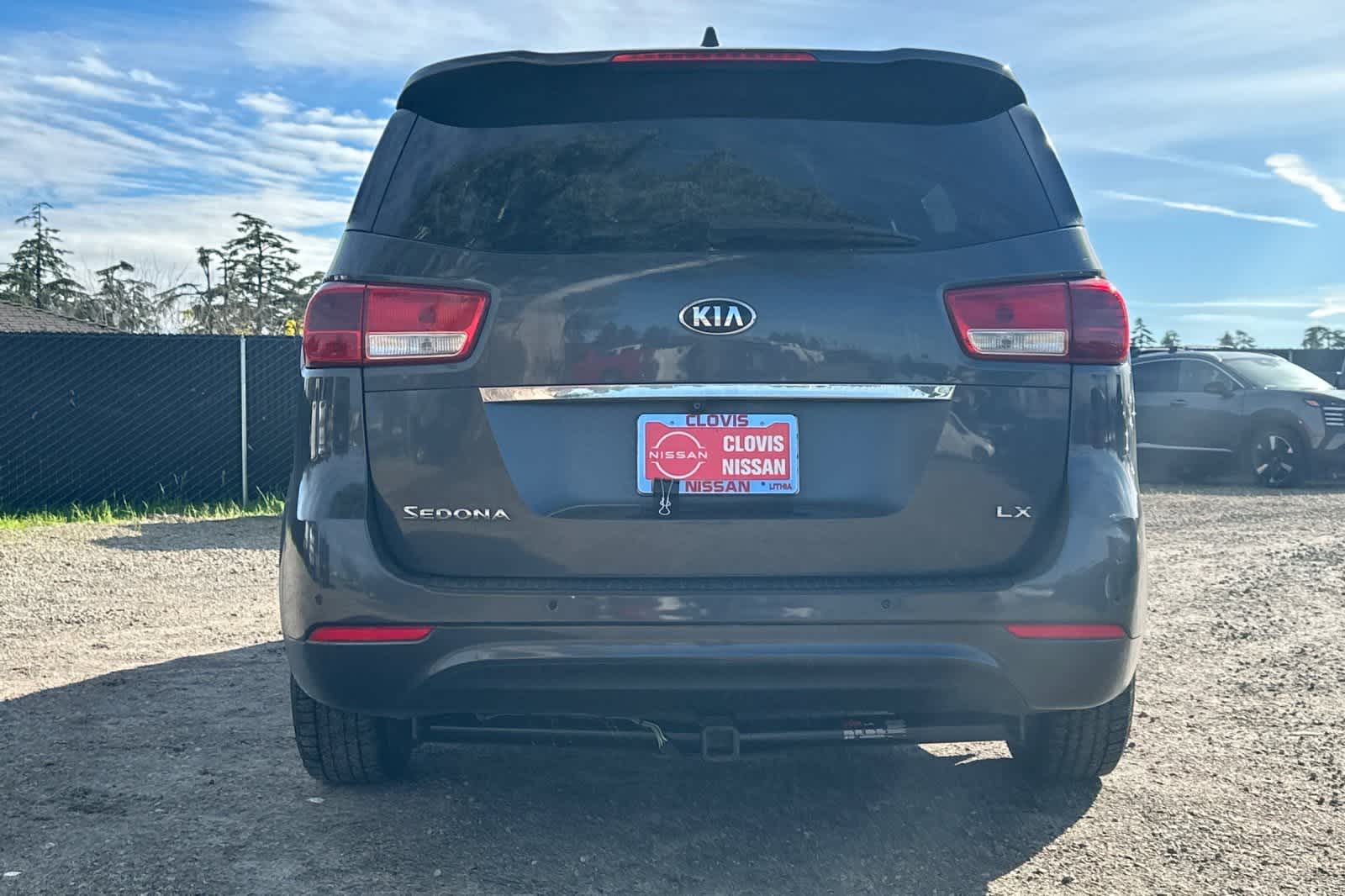 Thumbnail: 2017 Kia Sedona - 8